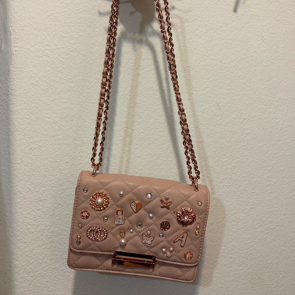 NWOT SPARKLING ADJUSTABLE LENGTH PINK & ROSE GOLD HANDBAG
